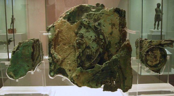 Fragments_of_the_Antikythera_Mechanism.jpg